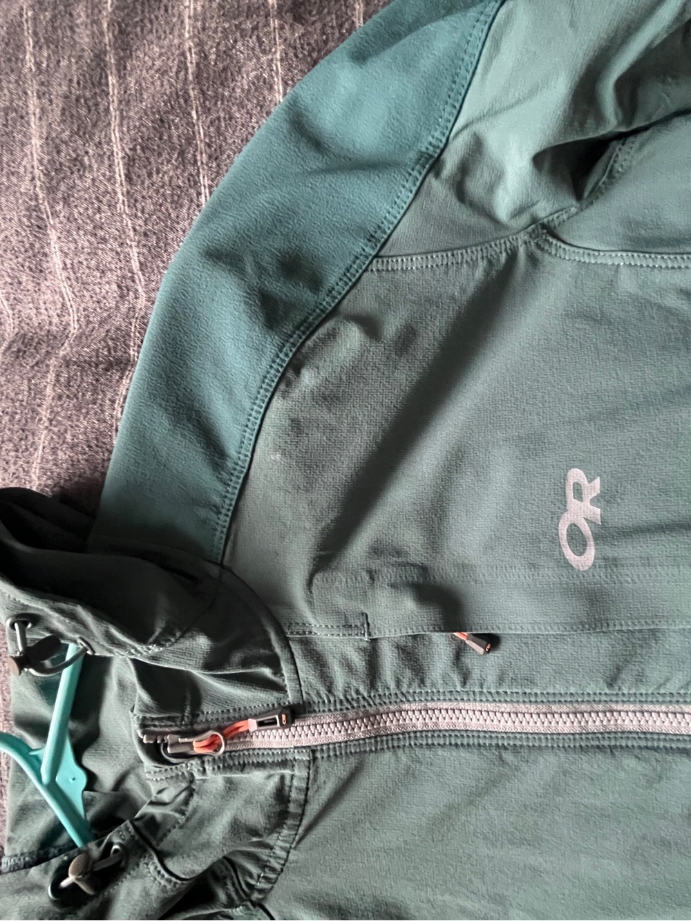 Outdoor Research Women’s Green Hooded Softshell Jacket - Picture 3 of 6